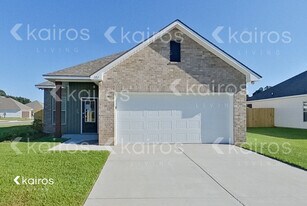 101 Hendrix Rd in Carencro, LA - Building Photo
