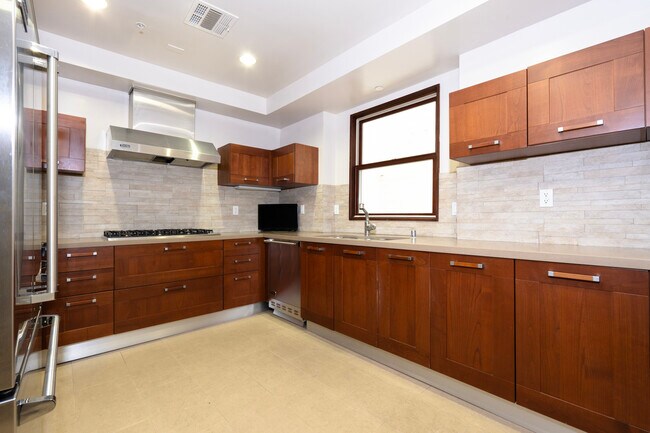 1929 Selby Ave in Los Angeles, CA - Building Photo - Building Photo