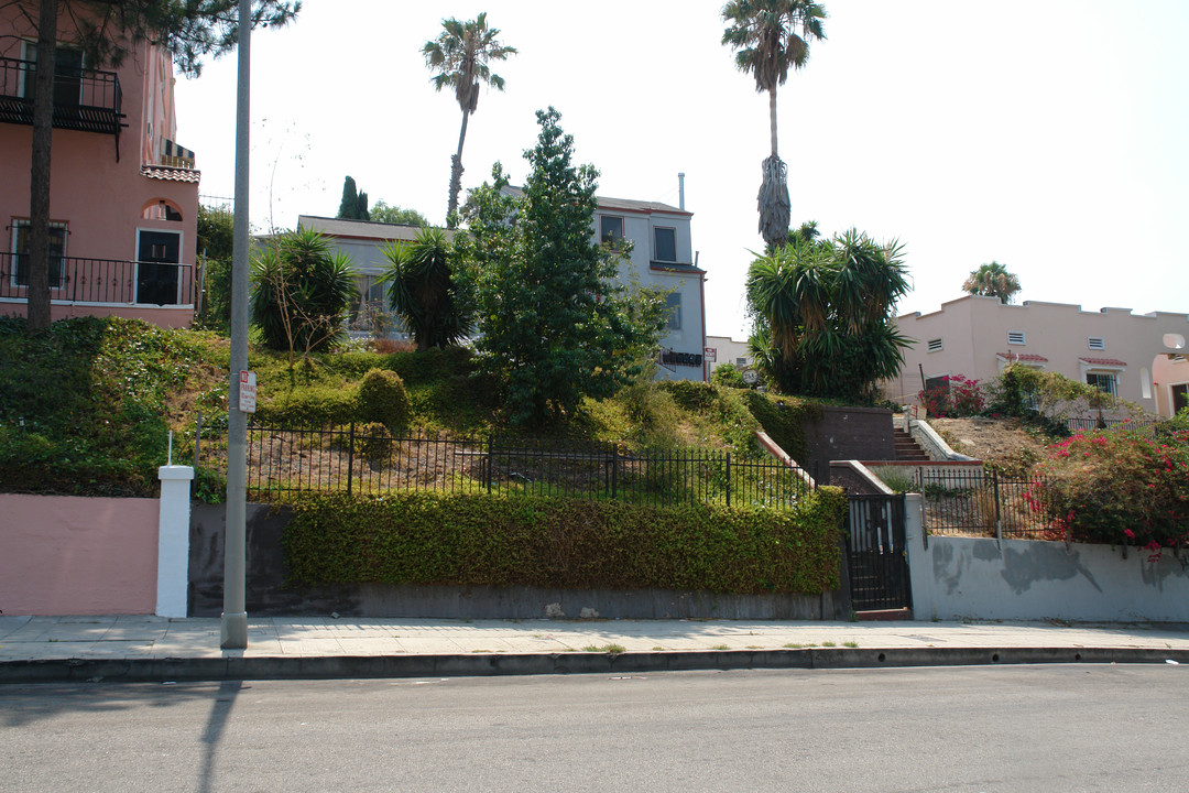 264 S Coronado St in Los Angeles, CA - Building Photo