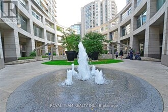 2181 Yonge St in Toronto, ON - Building Photo - Building Photo