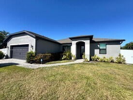 209 SE 26th Terrace in Cape Coral, FL - Building Photo