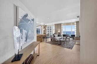 525 N Fort Lauderdale Beach Blvd in Fort Lauderdale, FL - Foto de edificio - Building Photo