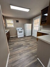 1401 N Detroit Ave in Russellville, AR - Building Photo - Building Photo