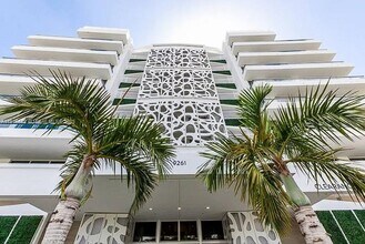 9261 E Bay Harbor Dr in Bay Harbor Islands, FL - Foto de edificio - Building Photo