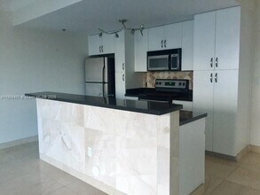 1401 SW 22nd St in Miami, FL - Building Photo - Building Photo