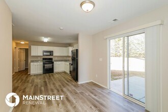 4018 Larkhaven Village Dr in Charlotte, NC - Building Photo - Building Photo