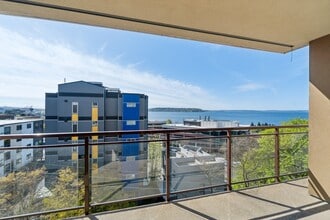 500 5th Avenue West, Unit 604 in Seattle, WA - Building Photo - Building Photo