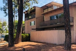 3650 W Clark Ave, Unit C in Burbank, CA - Building Photo