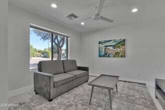 4241 E Calle Tuberia in Phoenix, AZ - Building Photo - Building Photo