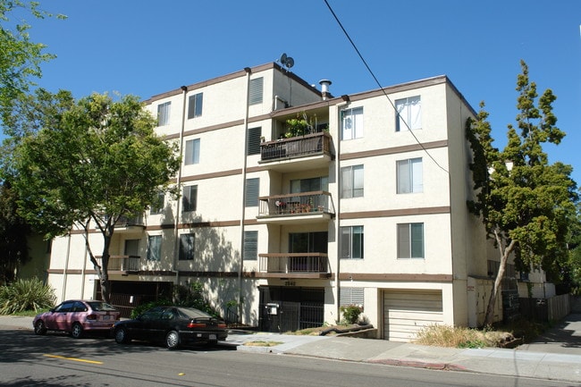 2540 College Ave in Berkeley, CA - Foto de edificio - Building Photo