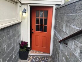 5409 Beacon Avenue South, Unit B in Seattle, WA - Building Photo
