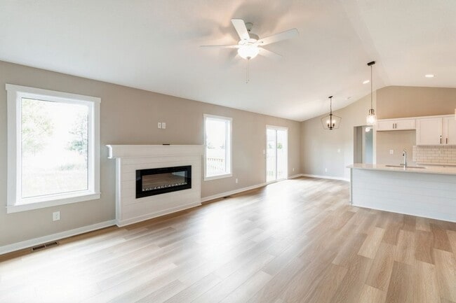 2517 NW Woodbury Dr in Ankeny, IA - Building Photo - Building Photo