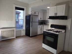 37 Byron St in Haverhill, MA - Foto de edificio - Building Photo