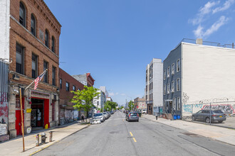 48 Morgan Ave in Brooklyn, NY - Building Photo - Building Photo