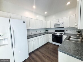 1071 Chanticleer in Cherry Hill Township, NJ - Building Photo - Building Photo