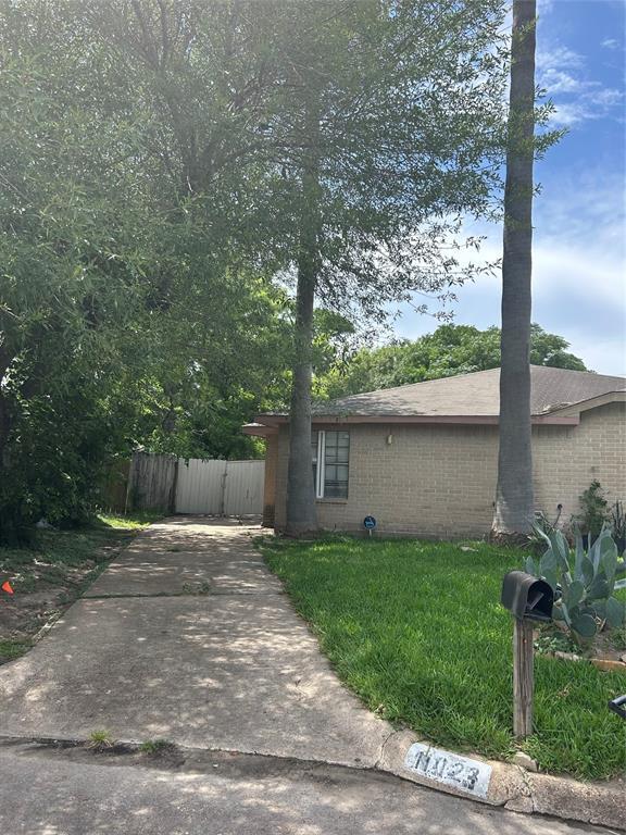 property at 11023 Tridens Ct