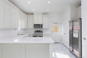 1007 N Clarence Ave in Edinburg, TX - Building Photo - Building Photo