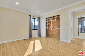 7212 W 91st St in Los Angeles, CA - Building Photo - Building Photo