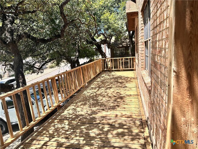 42 Clark St in San Marcos, TX - Building Photo - Building Photo