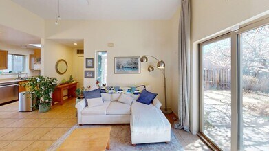 1001 Cam Oraibi in Santa Fe, NM - Building Photo - Building Photo