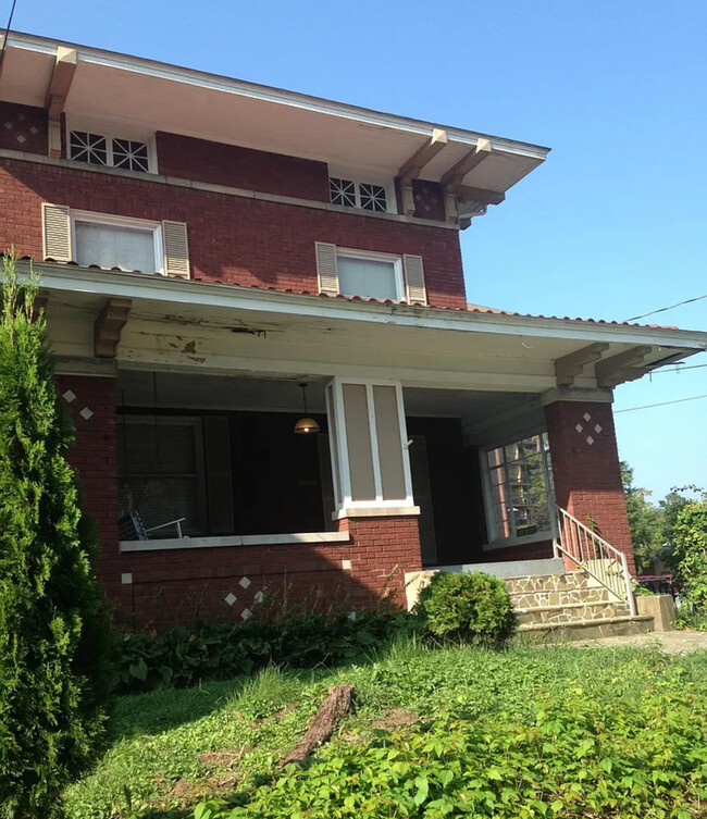 property at 1549 Virginia St E
