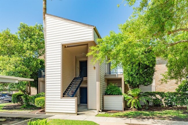 property at 7098 N Holiday Dr