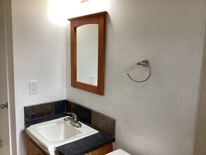 123 SE 30th Pl in Portland, OR - Building Photo - Building Photo