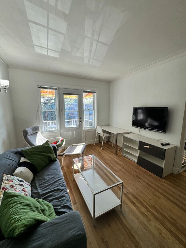 6417-610e 10e Avenue in Montréal, QC - Building Photo - Building Photo