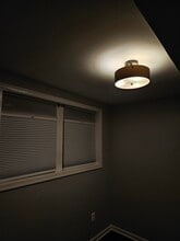 14202 Eagle Button Ct, Unit Basement Unit in Centreville, VA - Foto de edificio - Building Photo