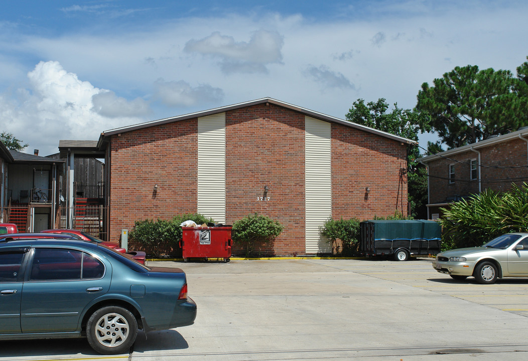 3717 Simone Gardens Dr in Metairie, LA - Building Photo