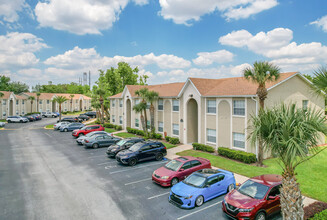 The Reserve at Pershing Oaks Condominiums in Orlando, FL - Foto de edificio - Building Photo