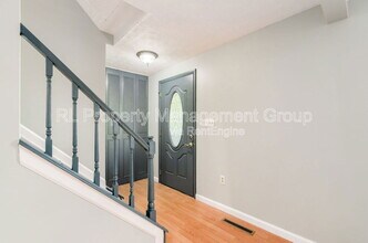66 Haddam Pl E in Westerville, OH - Foto de edificio - Building Photo