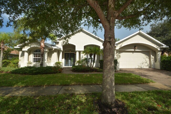 property at 4 N Park Cir