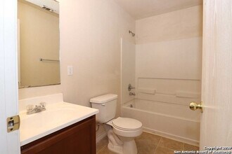 5003 Summit Pass in San Antonio, TX - Building Photo - Building Photo