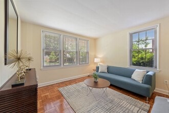 2724-40 Porter Street in Washington, DC - Foto de edificio - Building Photo