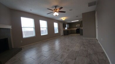 2821 Robin Ln in Mesquite, TX - Building Photo - Building Photo