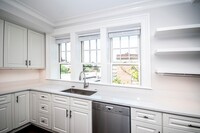 11 Alton Pl, Unit 3 in Brookline, MA - Foto de edificio - Building Photo