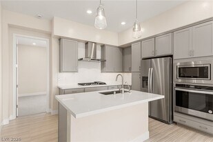 10013 Hematite Pl in Las Vegas, NV - Building Photo