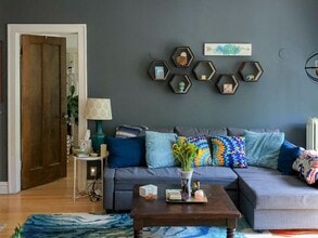 428 W Surf St, Unit 1H in Chicago, IL - Building Photo - Building Photo