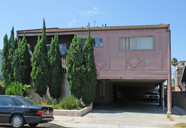 3961 Huron Ave in Culver City, CA - Foto de edificio - Building Photo