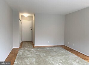 1210 N Taft St in Arlington, VA - Building Photo - Building Photo