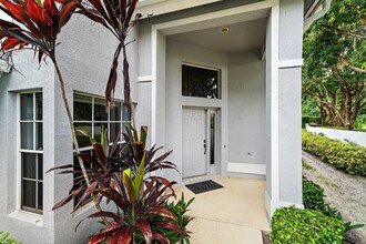 137 Eagleton Ct in Palm Beach Gardens, FL - Building Photo - Building Photo