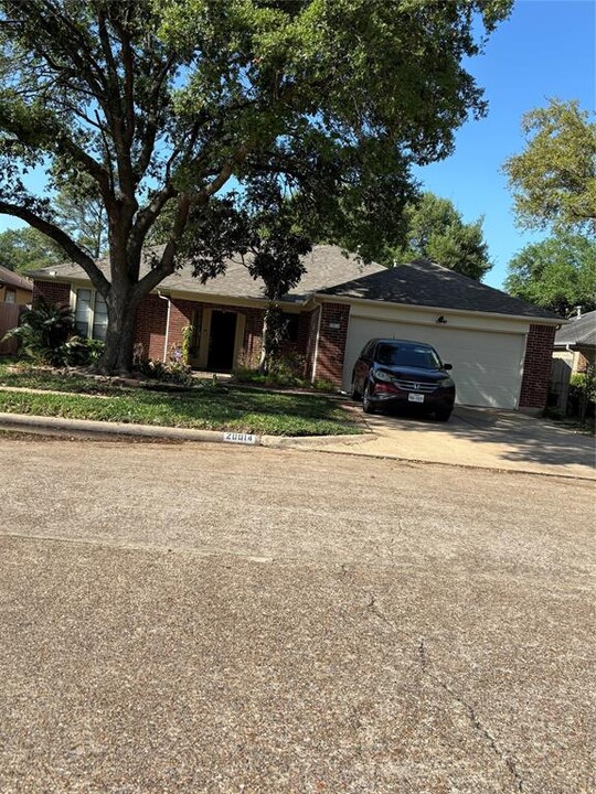 20014 Brandon Oaks Way in Katy, TX - Building Photo