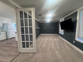 1302 Allison St in Brenham, TX - Building Photo - Building Photo