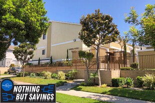 Ladera Vista Apartments in Lynwood, CA - Building Photo