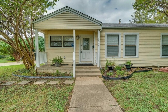 7400 Llano Ave in Fort Worth, TX - Building Photo - Building Photo