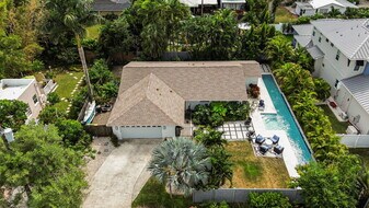 1750 Alta Vista St in Sarasota, FL - Building Photo