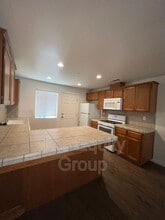 2232 W Lark Ave in Visalia, CA - Building Photo - Building Photo