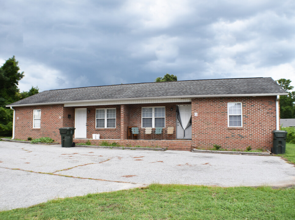 3 Liberty Dr in Thomasville, NC - Building Photo