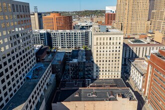 115 W 4th St in Cincinnati, OH - Foto de edificio - Building Photo